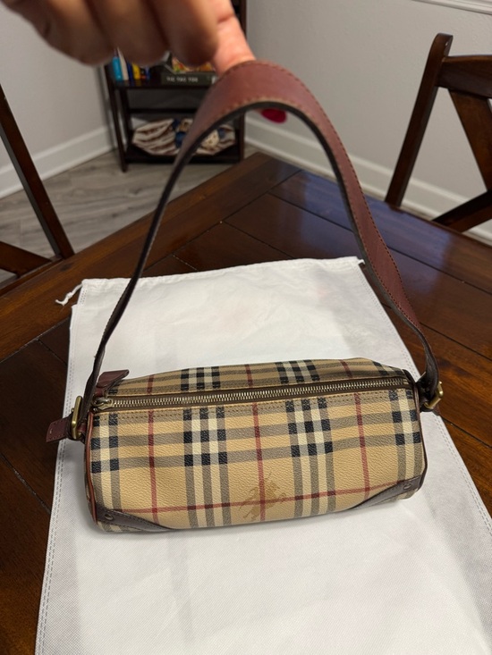 Burberry Handbags - Auth. Vintage Burberry London Nova Check Barrel Baguette Bag Y2K Plaid Tan